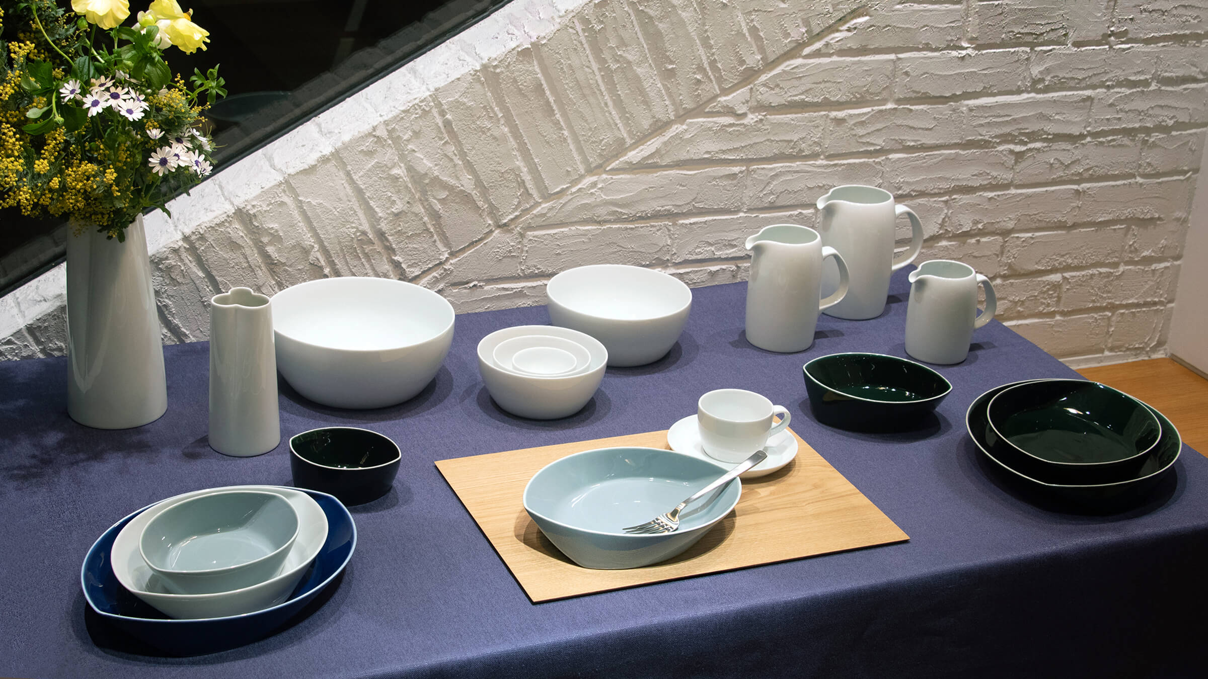 白山陶器20枚セット　リーヴズ&COMMO 東京ショールーム / ディスプレイ】「リーヴズ」シリーズに新色ができ