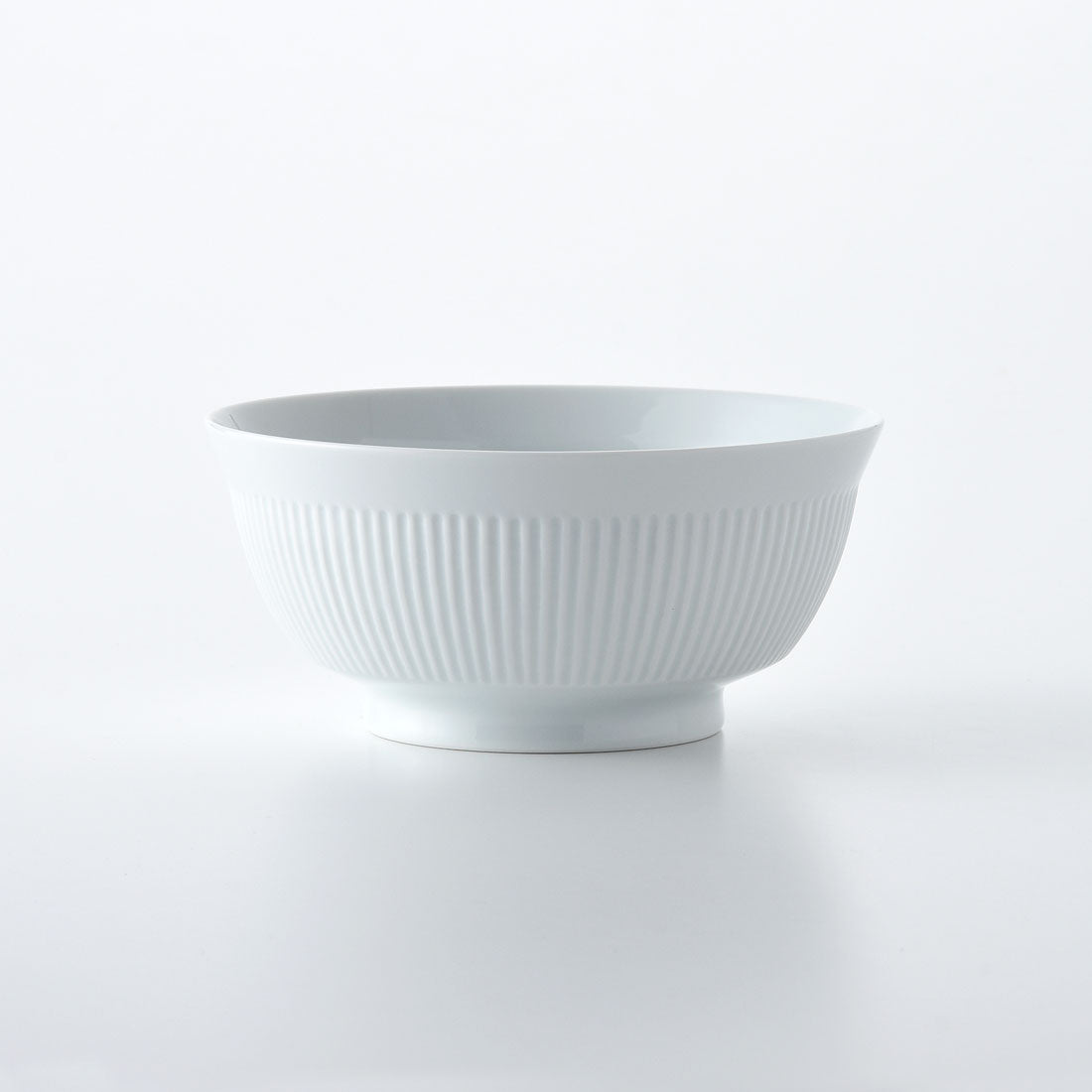 よしず彫 6寸めん丼 白磁 | 白山陶器直営オンラインストア