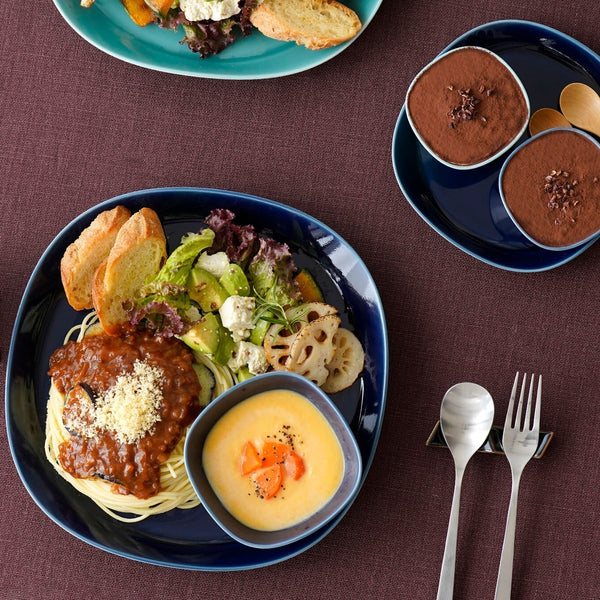 四角形と円形が調和するフォルム「SQURA」シリーズ | 白山陶器直営