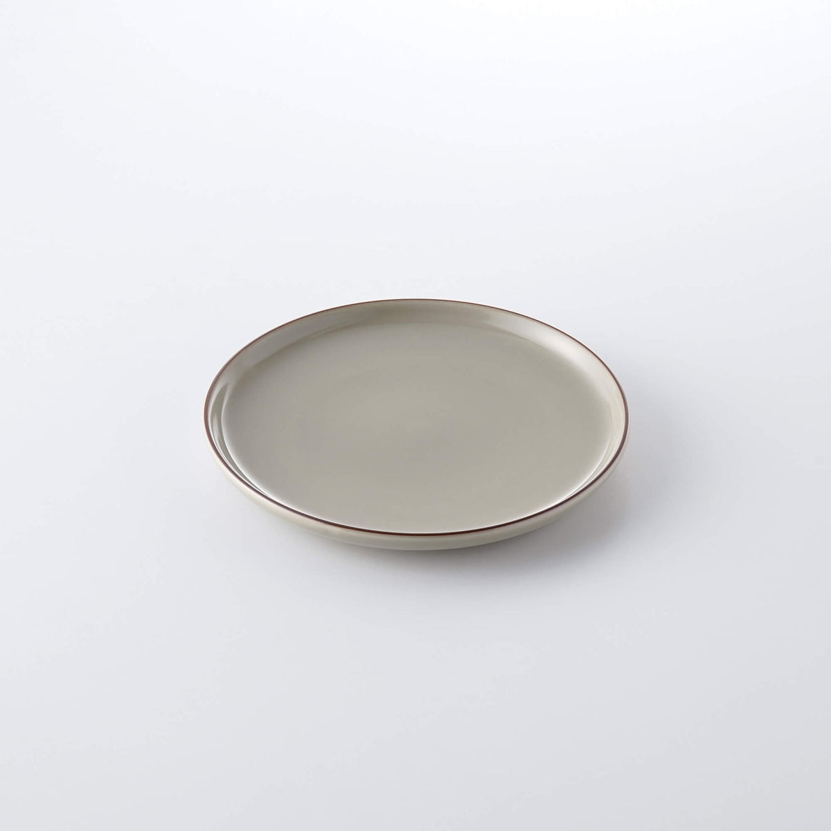 INNES CHAMBERS アンティークプレート DAYS 18cmプレート サンドグリーンマット | 白山陶器直営オンラインストア
