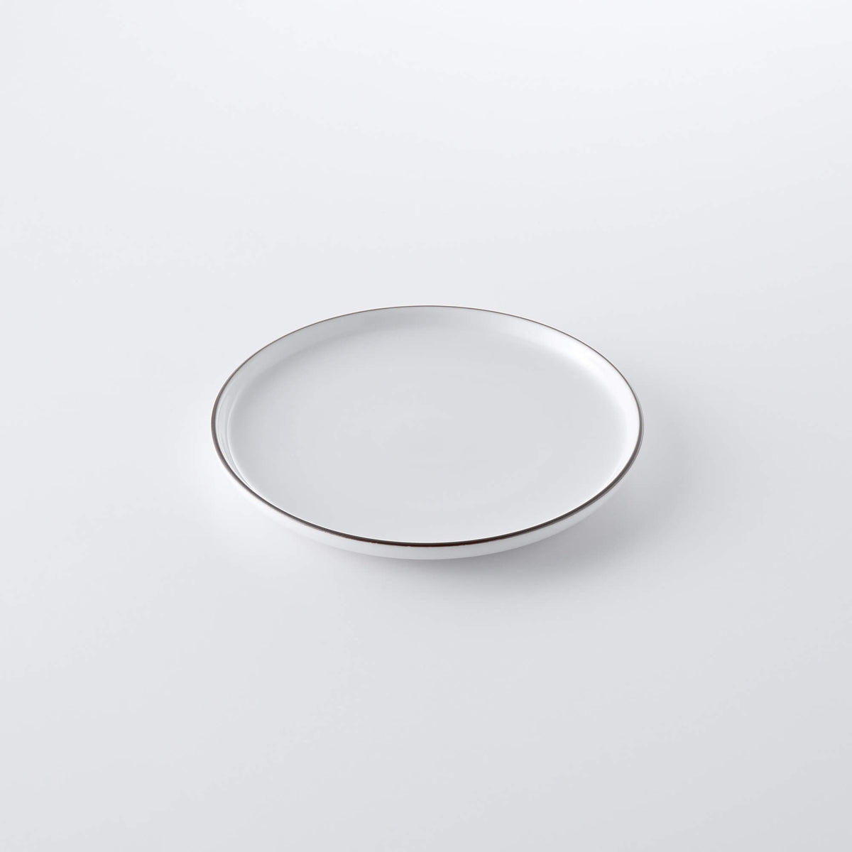 DAYS 18cmプレート 白マット | 白山陶器直営オンラインストア