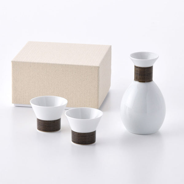 酒器 白梅画 徳利 穂山 盃 嘉々瑞 木箱付(メ1494) 酒器 白梅画 徳利 穂山 盃 嘉々瑞 木箱付(メ1494) 【公式通販】
