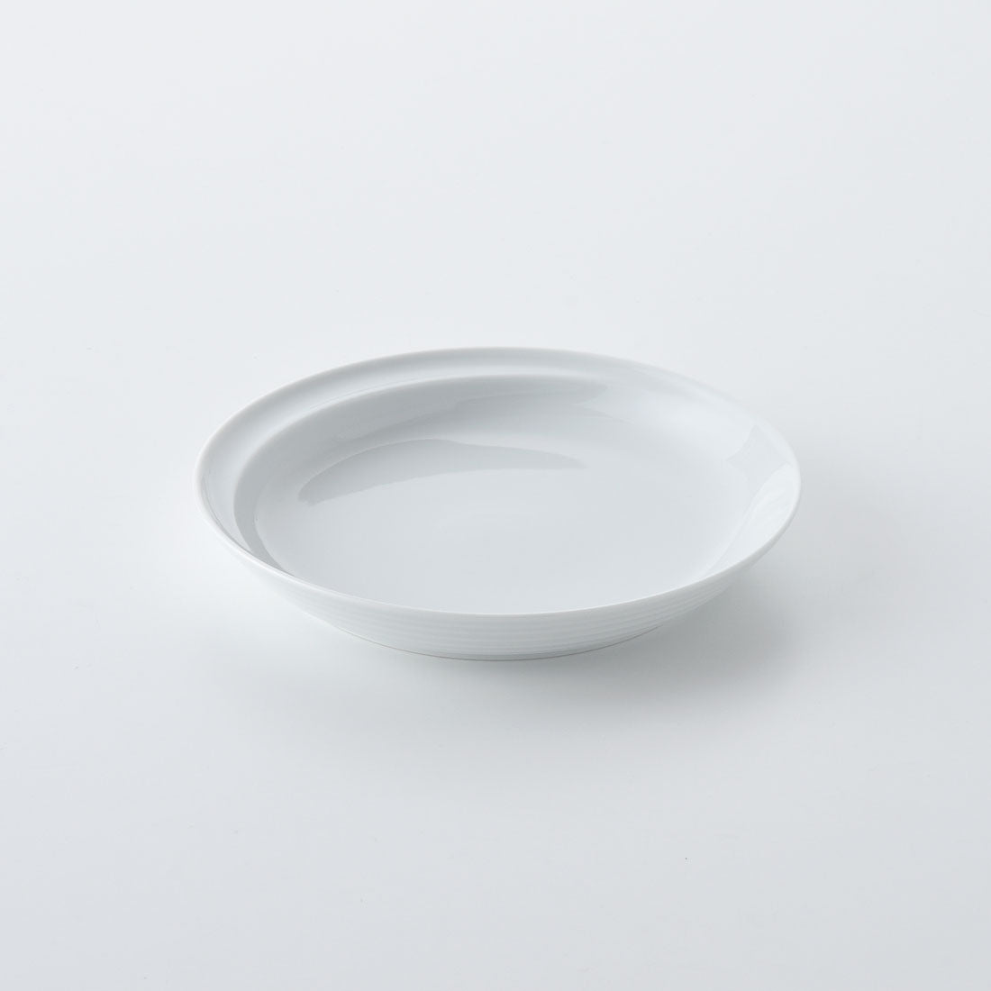 commo_plate-s_whi_os1100_1100x