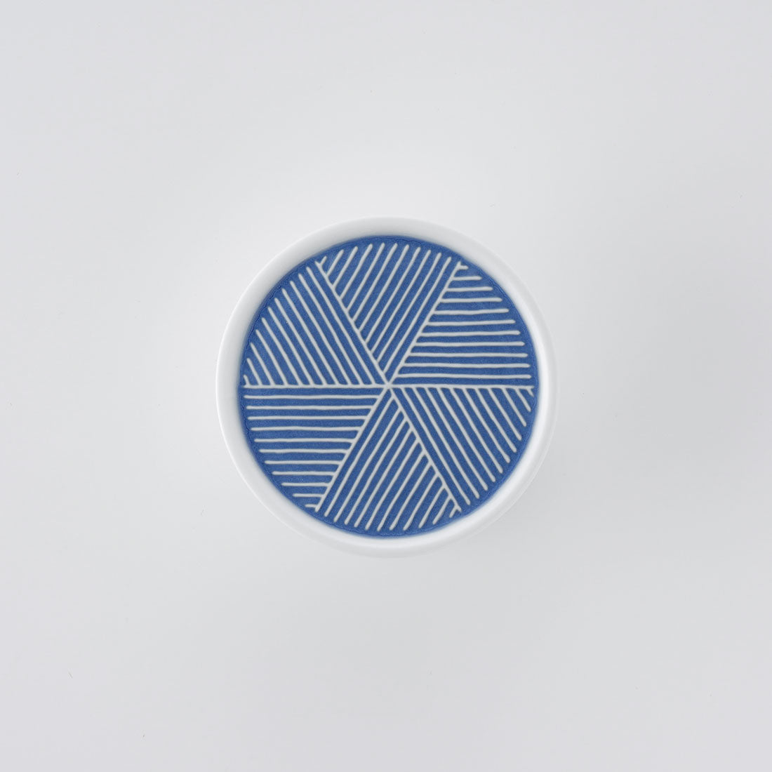 彫釉彩 反りふたもの(M) ルリ | 白山陶器直営オンラインストア