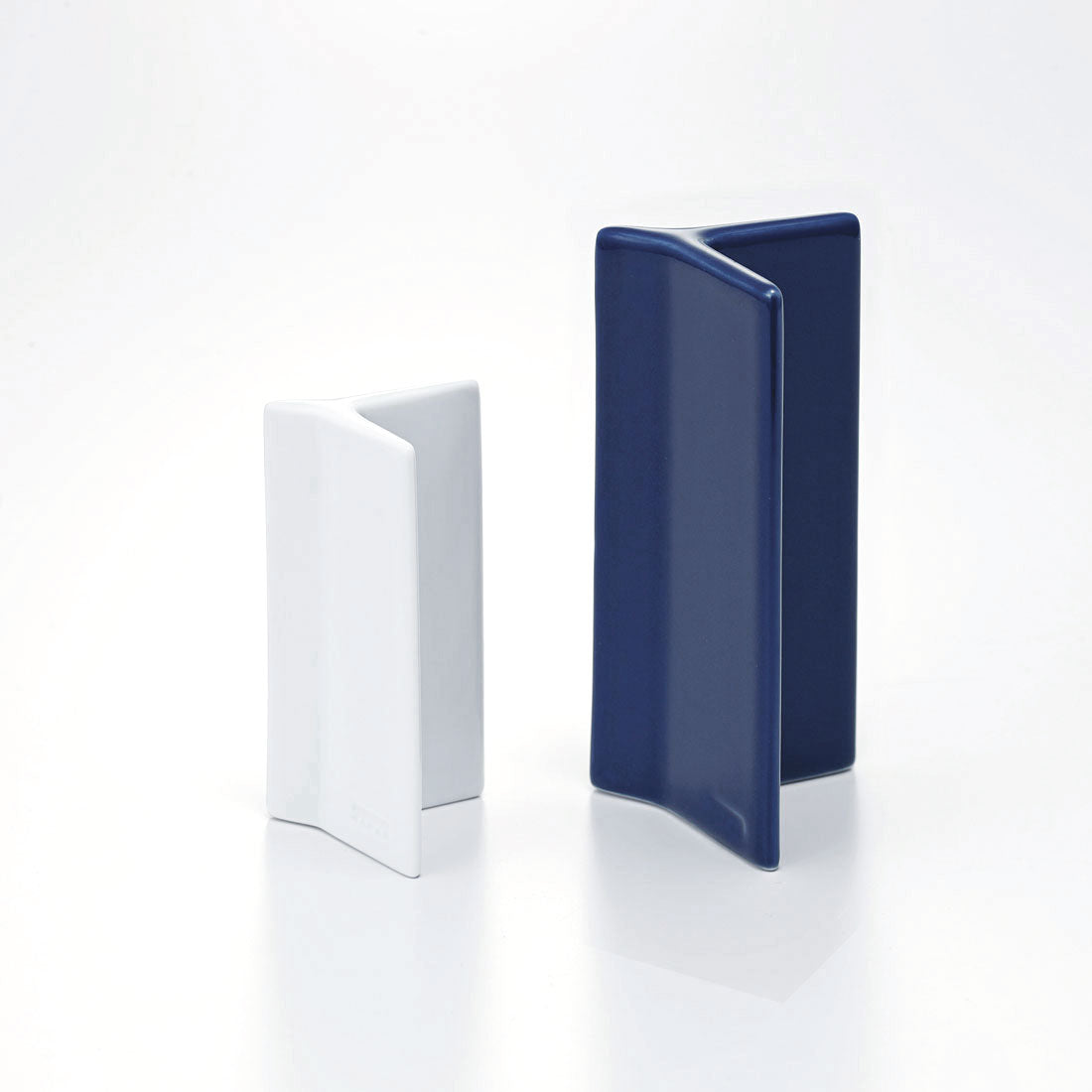 フォーン 花瓶 花留め付 | 白山陶器直営オンラインストア