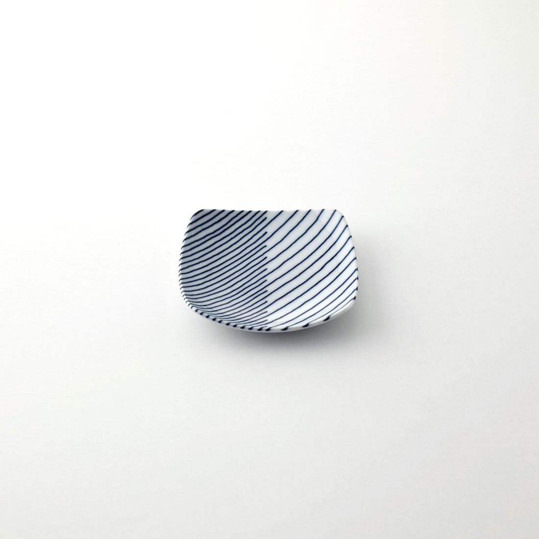 重ね縞 反角小皿 | 白山陶器直営オンラインストア