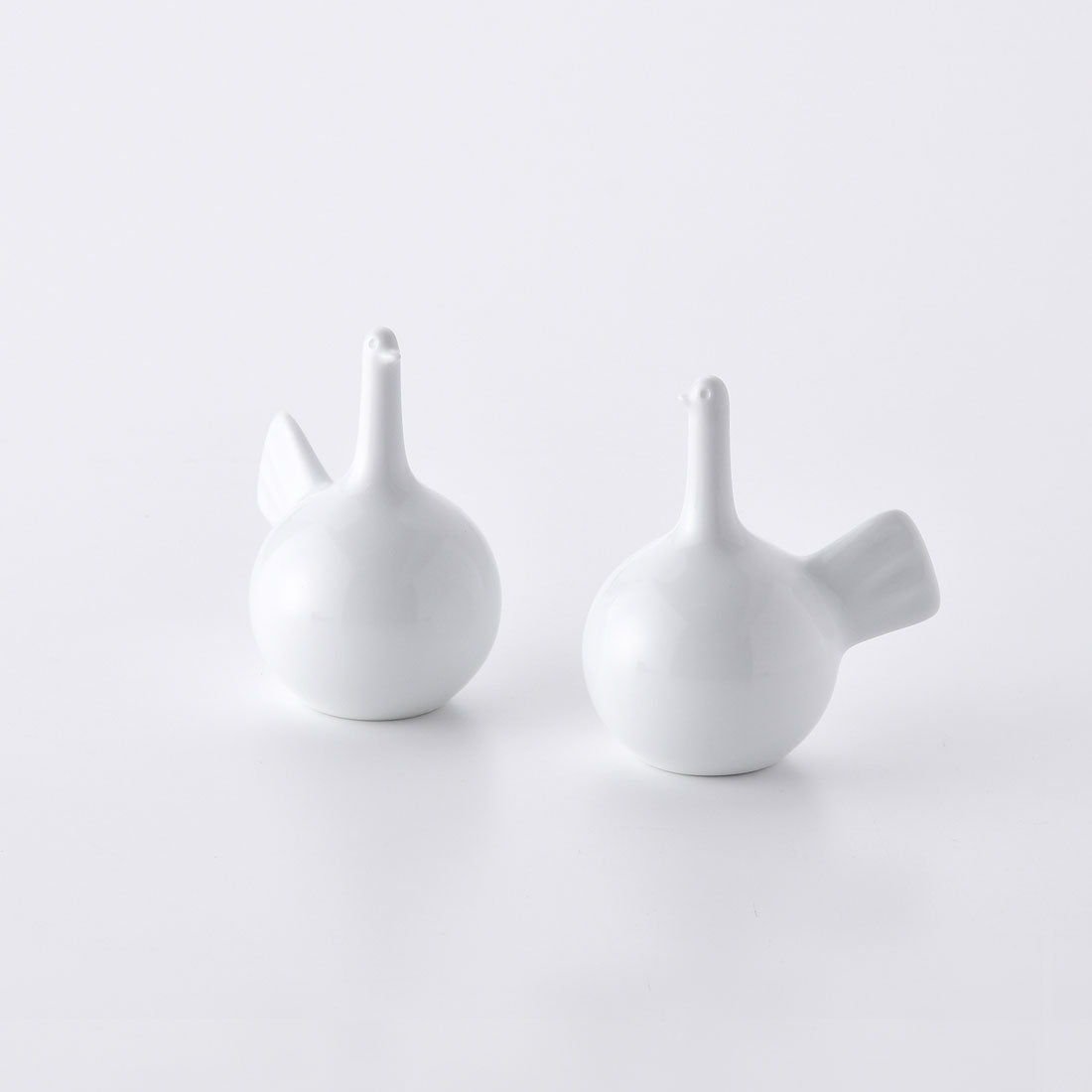 ornament-pigeon_whi_os1100-03.