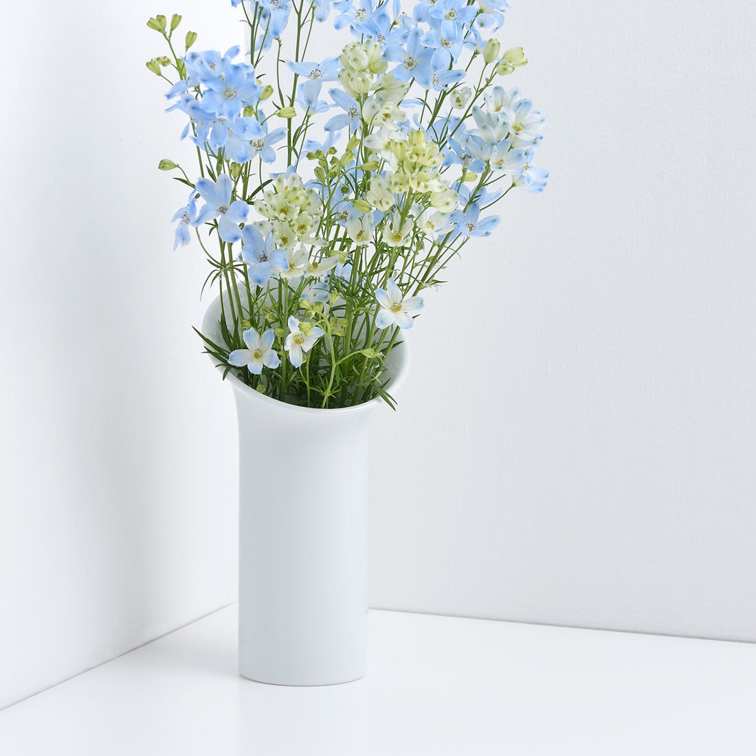 phone-vase-l_whi_s1100_1100x.