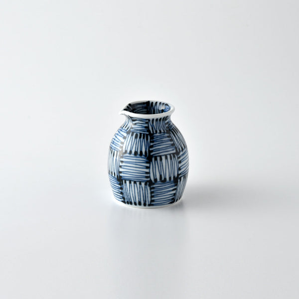 染付地紋 そば徳利 市松 | 白山陶器直営オンラインストア