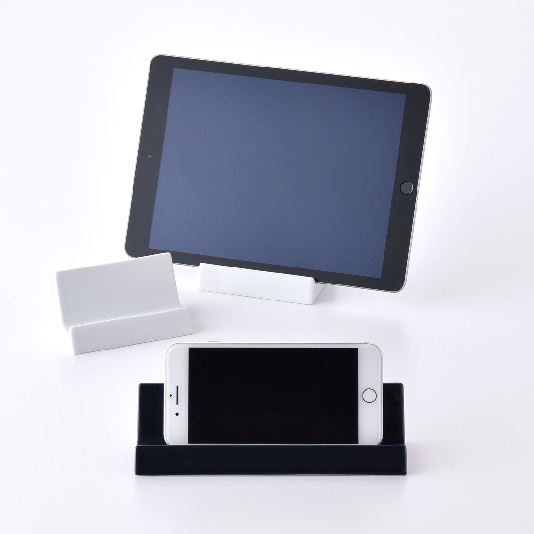 スタンド タブレットスタンド 白マット | 白山陶器直営オンラインストア