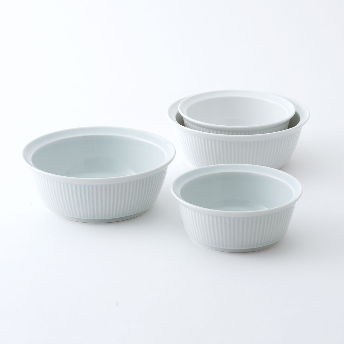 青白釉 瓶型陶器 花模様